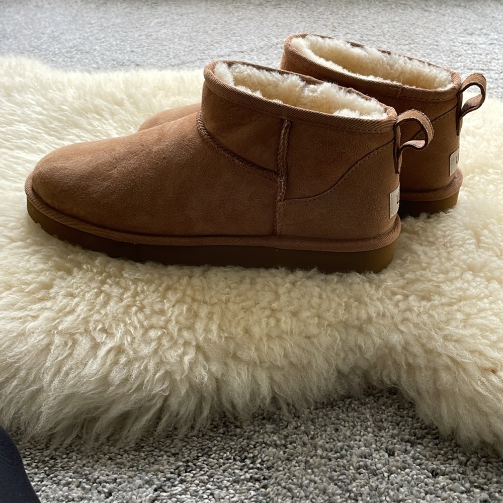 Ugg Classic Ultra Mini Suede Boot Sz 9 - Picture 4 of 9